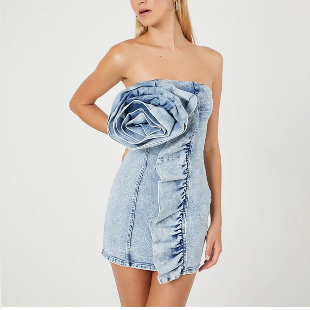 NWT Forever 21 ROSETTE Ruffled Denim Flower Strapless Mini Tube Dress